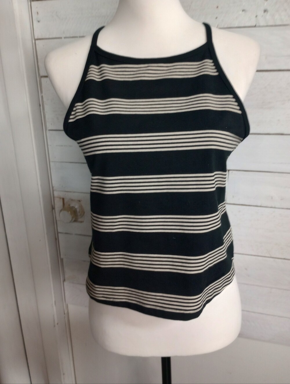 Torrid Tank Top Size 1 Spaghetti Strap Cropped Striped Black / Off White.